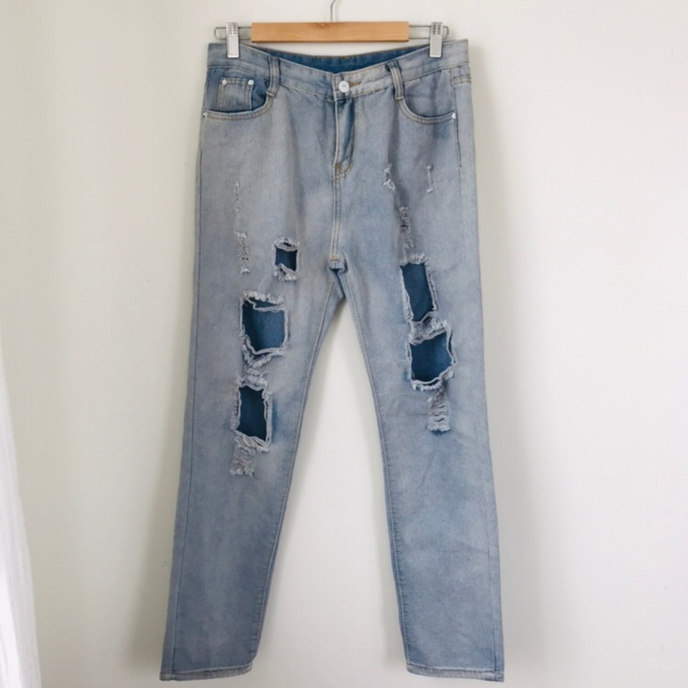 Distressed High Waisted Jeans NWOT